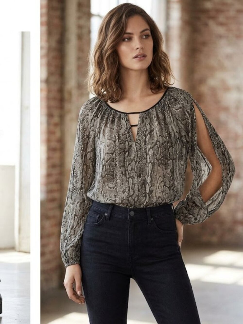 BCBG MAXAZRIA Open Sleeve SNAKE SLIT SHIRT XS